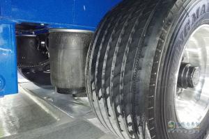 致力于提升物流運輸裝備 安徽開樂新型側(cè)簾半掛車武漢車展發(fā)布