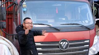 領(lǐng)航輕卡 與夜里的綠通人溫暖相伴