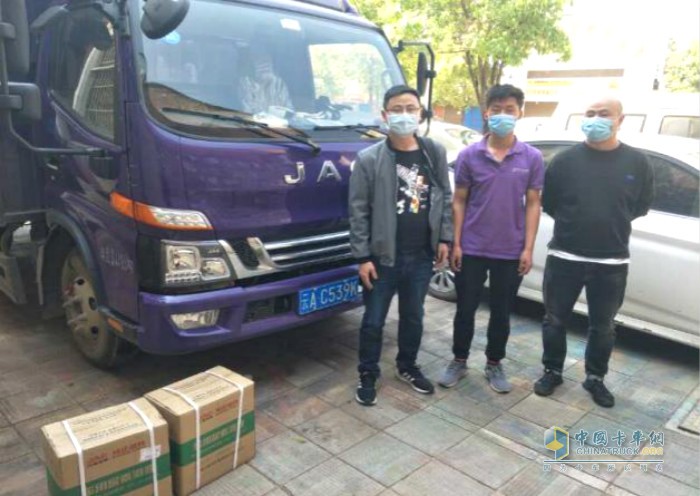江淮輕卡助力快遞企業(yè)全面復工
