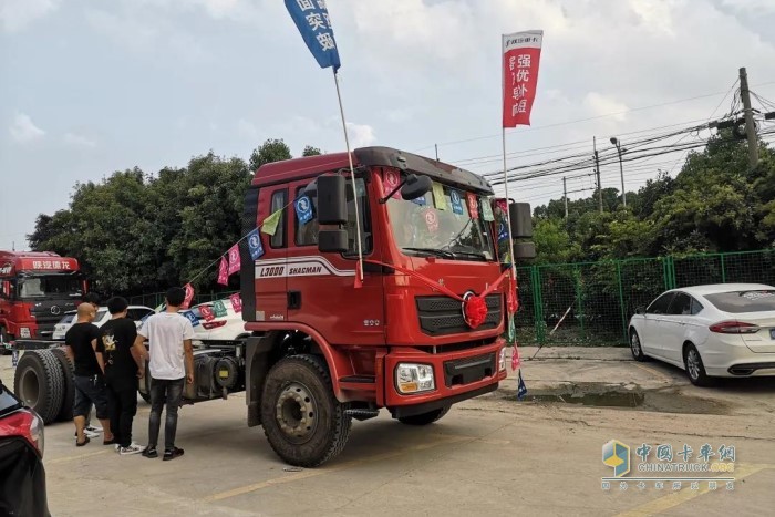 德龍L3000載貨車上海泉廣客戶答謝會