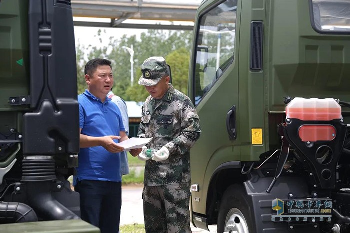 上汽輕卡軍車積極投身三軍建設