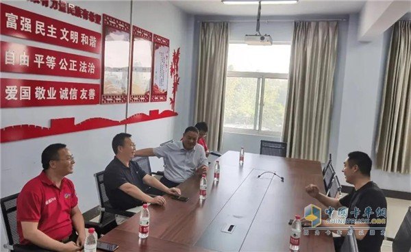 龍?bào)醇瘓F(tuán)石俊峰董事長(zhǎng)赴山東開展市場(chǎng)深度調(diào)研