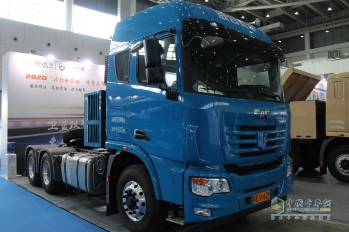 聯(lián)合卡車油電混合動(dòng)力重卡為6×4牽引車