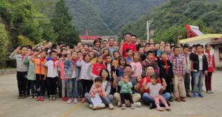 沃爾沃卡車“圖書館計劃”架起貧困山區(qū)學(xué)生與大山之外溝通的橋梁