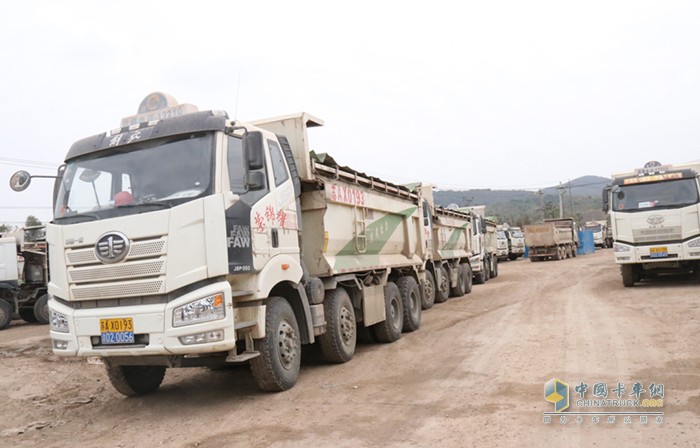 一汽解放J6P環(huán)保渣土車(chē)