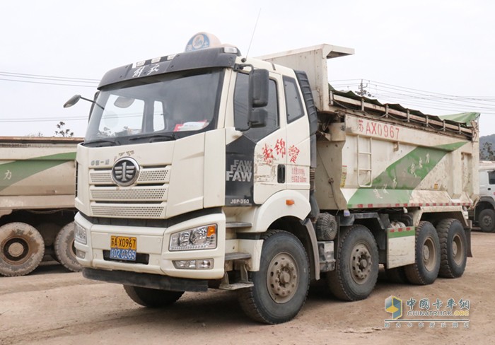 一汽解放J6P環(huán)保渣土車(chē)
