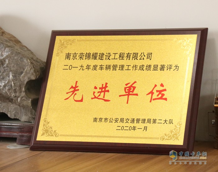 一汽解放J6P環(huán)保渣土車(chē)