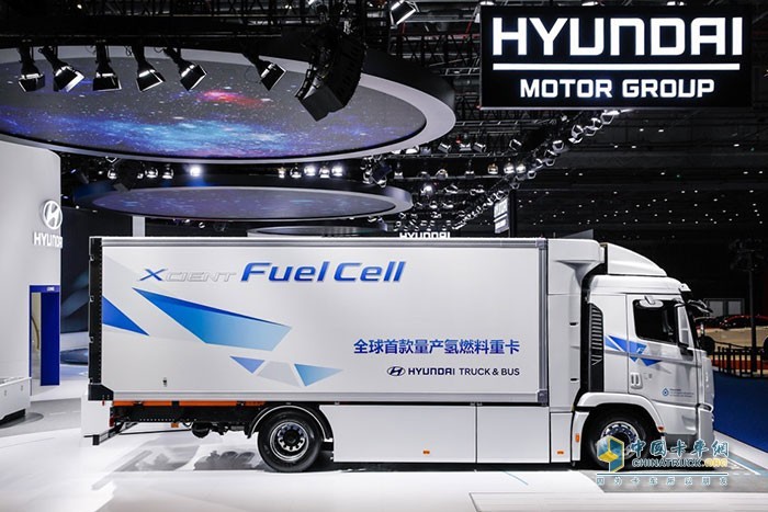 氫燃料電池重卡“XCIENT Fuel Cell”亮相進(jìn)博會(huì)