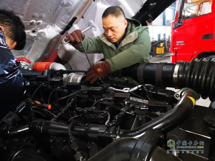 出車檢查 冷卻液 發(fā)動(dòng)機(jī)皮帶