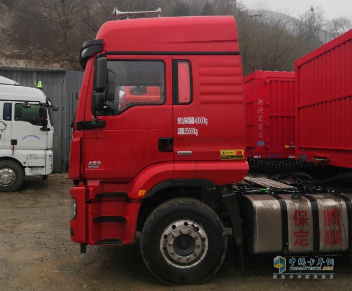 陜汽德龍M3000S裝備了集濰柴“H”平臺(tái)眾多新技術(shù)打造的WP11S460發(fā)動(dòng)機(jī)