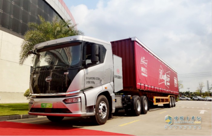 比亞迪全新純電動(dòng)牽引車Q3