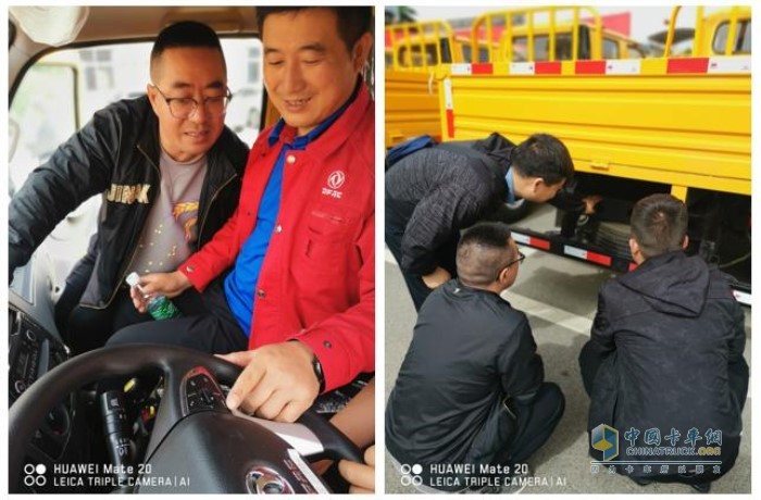 銷售人員給用戶講解車型亮點