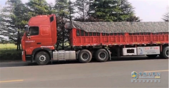 中國(guó)重汽  豪沃T7H牽引車(chē)