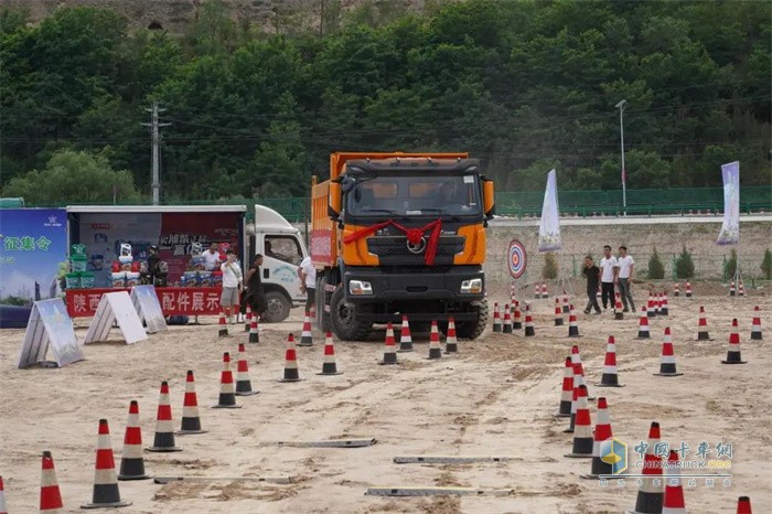 陜汽重卡  德龍X6000牽引車