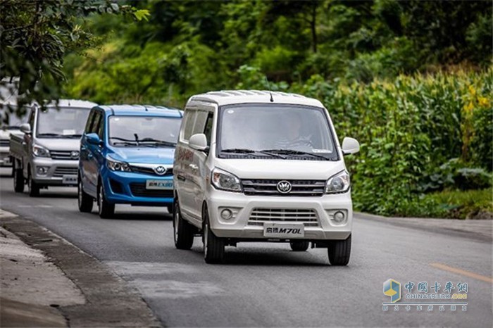 新龍馬汽車,輕卡載貨車