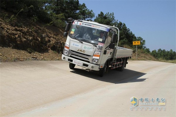 國六卡車  三大疑問  探索答案