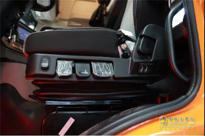 大運(yùn)重卡  N9H國六牽引車