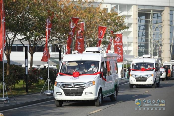 東風(fēng)御風(fēng)醫(yī)療衛(wèi)生服務(wù)車