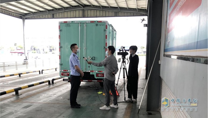 奧鈴M卡作為查驗(yàn)教案車現(xiàn)身中山市車管所并榮登中山電視臺(tái)