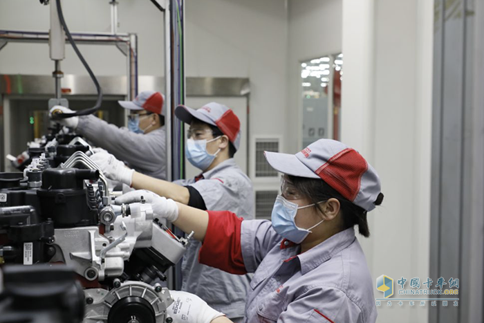 “硬核”汽車發(fā)動機，何來服務“上帝”的軟實力？探訪福田康明斯全球“燈塔工廠”