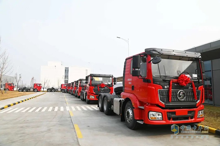 首批發(fā)車！陜汽康明斯運煤子母車實力開啟熱銷模式