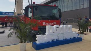 最大工作高度101米    奔馳多類型消防車亮相消防展