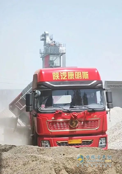 可靠?jī)?yōu)先，服務(wù)到位，王老板說：砂石料選車認(rèn)準(zhǔn)這兩點(diǎn)！