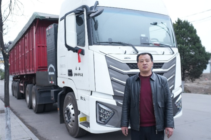車隊(duì)年省90萬(wàn)！李經(jīng)理鐘情的歐曼星翼400kWh純電牽引車高能助力