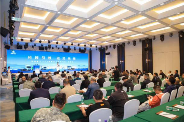 批量簽售！宇通重卡2025款新品閃耀長(zhǎng)治