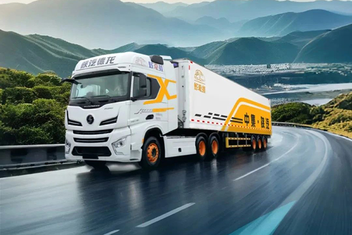 中集·陜汽主掛一體化快遞列車，智創(chuàng)高效物流新時(shí)代，省油穩(wěn)定更省心！