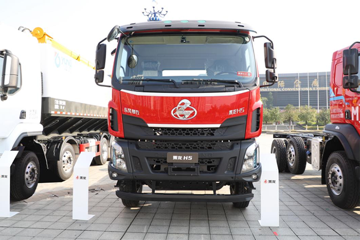 礦區(qū)山區(qū)運輸難？乘龍H5 4×2極限自卸車輕松破局