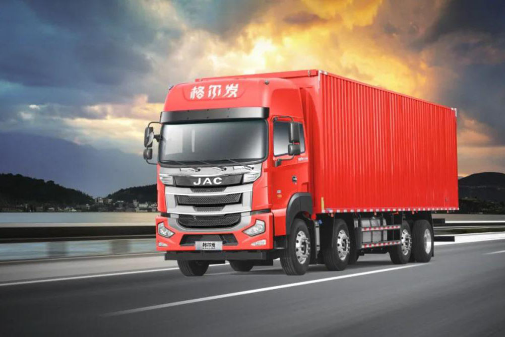 江淮格爾發(fā)8×2提升橋載貨車：零擔(dān)百貨運(yùn)輸?shù)淖吭街x