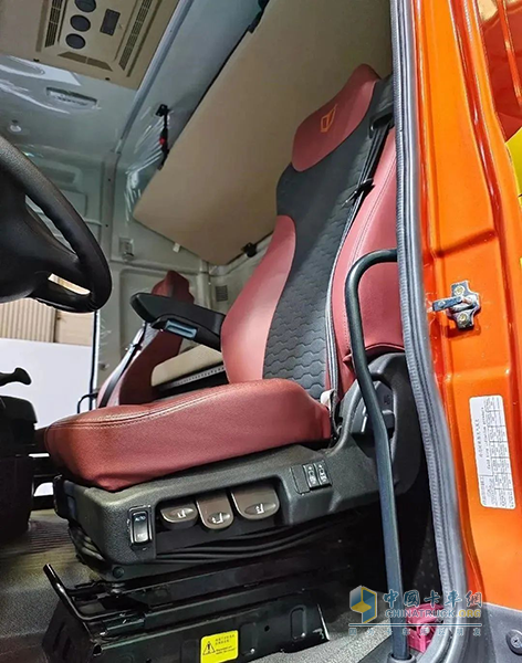 39.99萬元買630馬力燃氣車 還送一臺奇瑞冰淇淋！看奇瑞商用車全新“金鳳凰”重卡