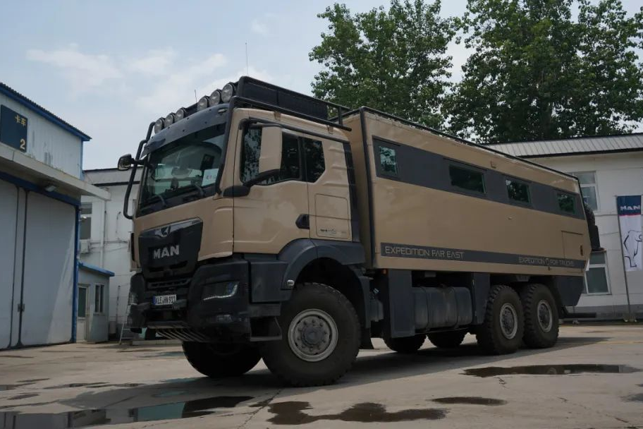 曼恩TGS底盤房車：高能強(qiáng)者的洲際之旅