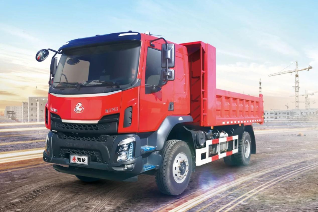 雨季作業(yè) 可靠為王！乘龍M3 4×2極限自卸車，工程運(yùn)輸?shù)摹叭軕?zhàn)士”來了！