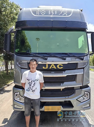 單月里程近3.5萬(wàn)公里 成老板用江淮格爾發(fā)載貨車跑出“鮮”速度