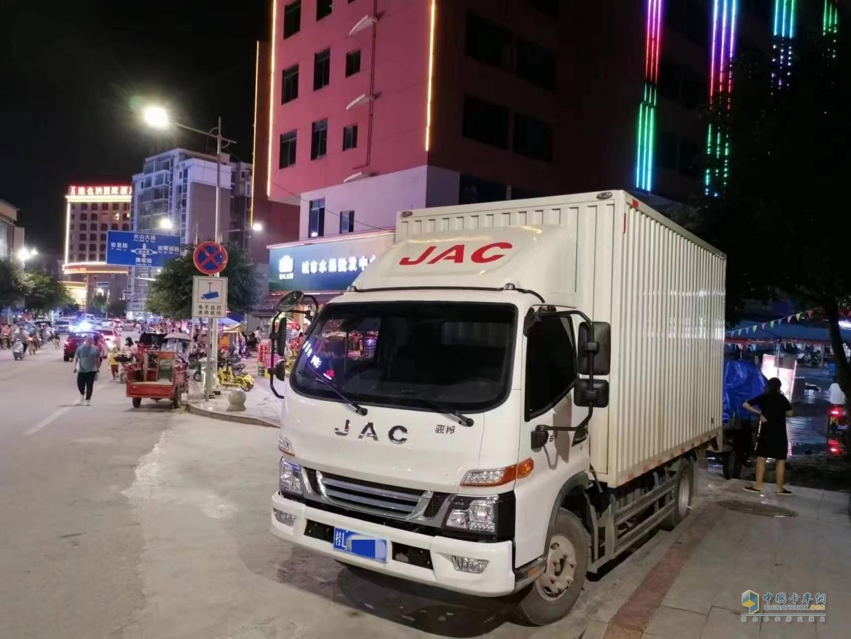 拉水果跑運輸，他說江淮1卡駿鈴讓他快人一步