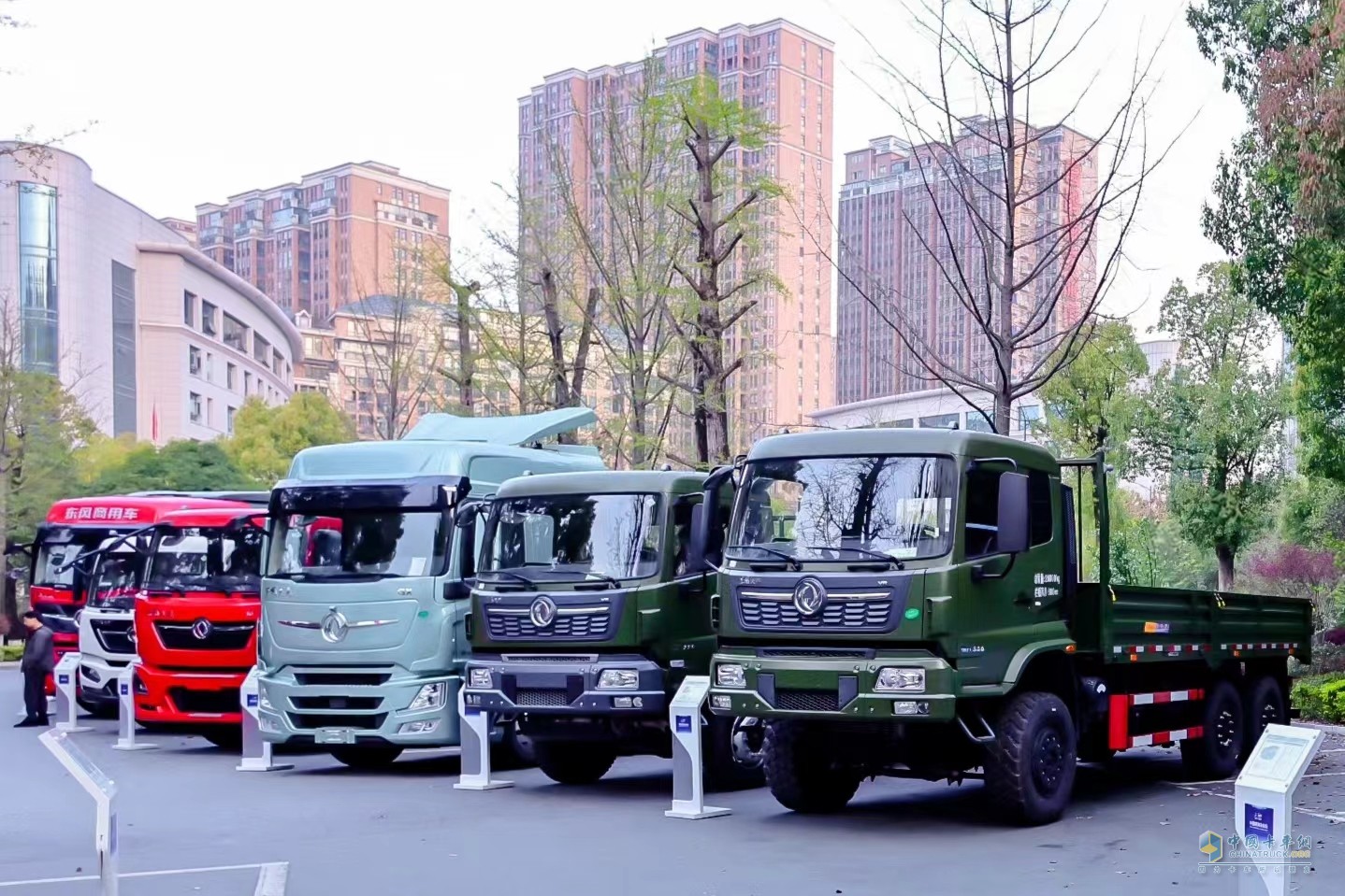 首屆中國商用車論壇盛大開幕，東風商用車與同行共商發(fā)展大計