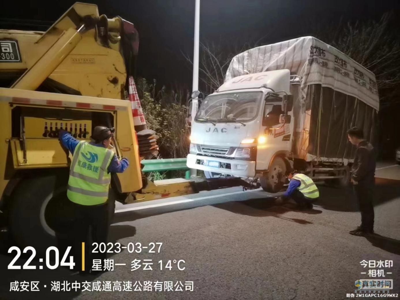 深夜救援、跟車維修，江淮1卡1號服務(wù)是卡友運輸?shù)馁N心保障