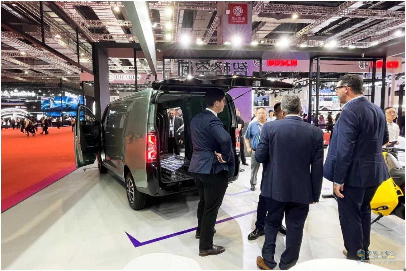 引領中國智慧物流車新風向！金琥 EV48 亮相上海車展