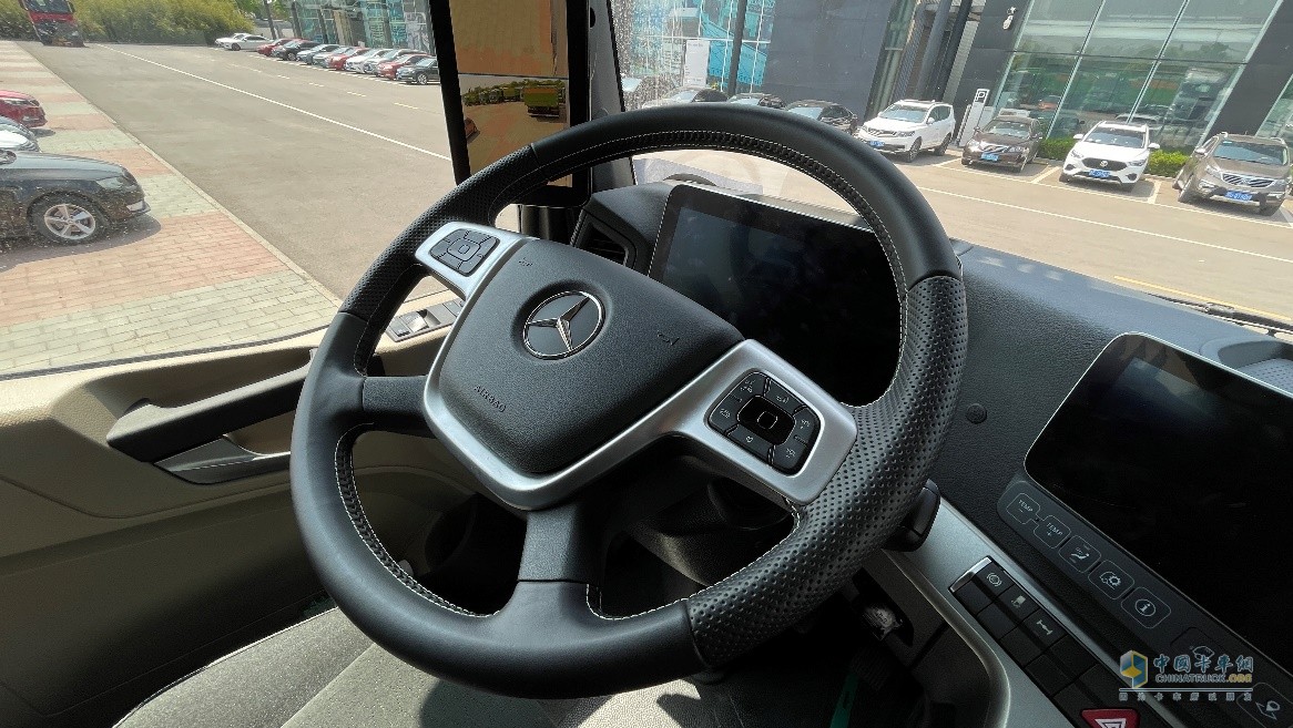 卡車有必要配置安全氣囊嗎？來看奔馳卡車給出的答案