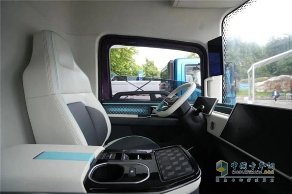 hin震撼！東風(fēng)輕型車“硬核產(chǎn)品”讓您大飽眼福