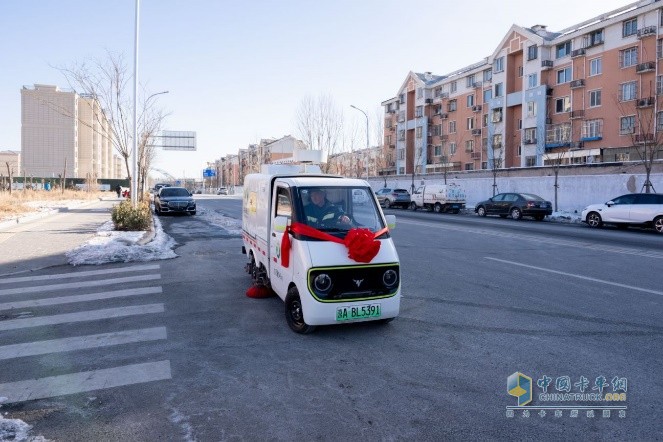 大力牛魔王汽車北京首批純電環(huán)衛(wèi)車交付，為公共領(lǐng)域車輛電動化注入新動能
