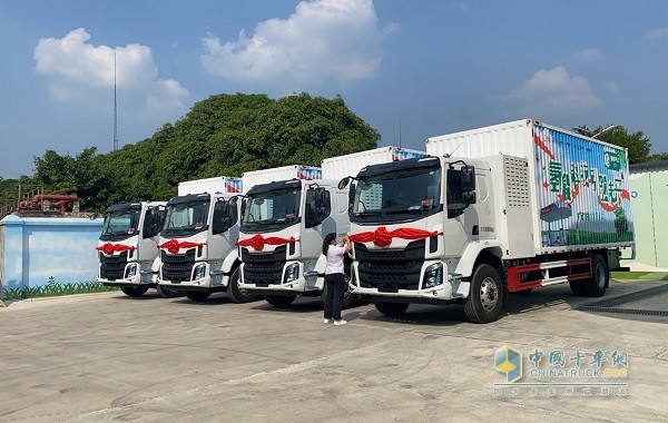 引領(lǐng)氫能商用車新高度，乘龍喜獲年度氫燃料電池汽車獎