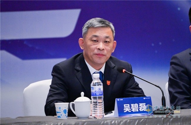 牢牢把握“三第一，一優(yōu)秀”，加速向“中國(guó)第一、世界一流”目標(biāo)邁進(jìn)-解放掌門(mén)人吳碧磊為2025把航定向