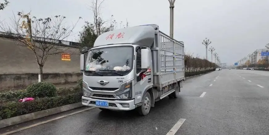 車有勁，續(xù)航遠，四川卡友對領航大G-LNG輕卡一見傾心