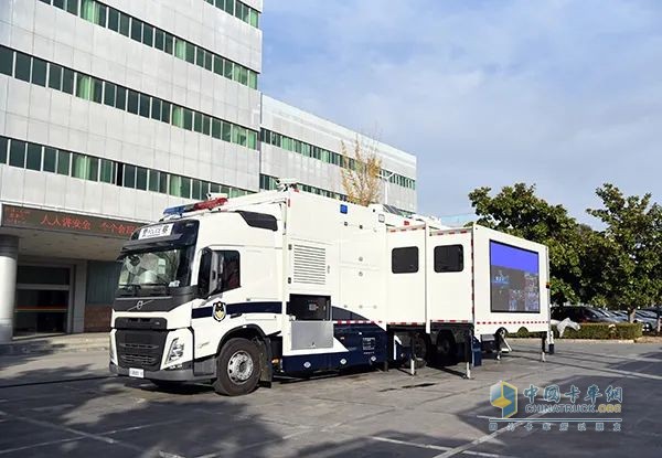 森源鴻馬通信指揮車：多場景 “智慧中樞”，守護(hù)安全與秩序