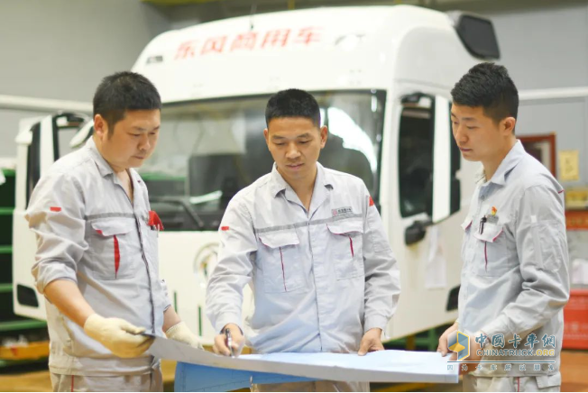 東風(fēng)商用車：從“小技工”到“大明星”，吳文平的“逆襲之路”