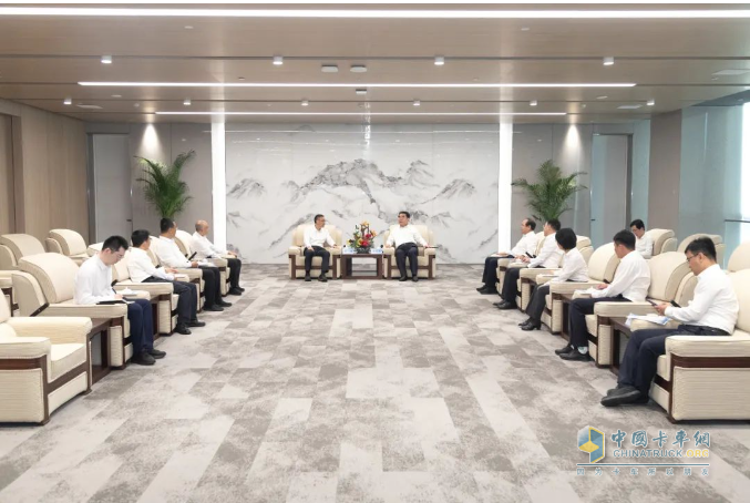 山東重工集團與江淮前沿技術協(xié)同創(chuàng)新中心簽署戰(zhàn)略合作框架協(xié)議