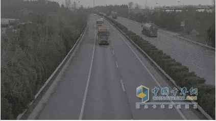 解放卡車：國車送國禮，犇！